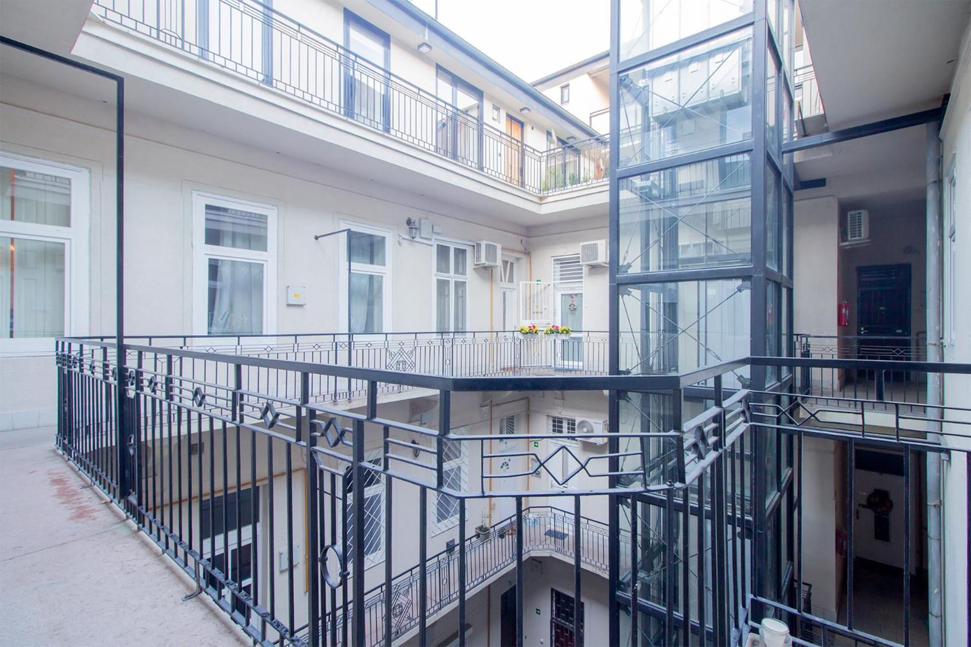 Kalvin 2Bdr Apartment With Ac Budapest Exterior foto